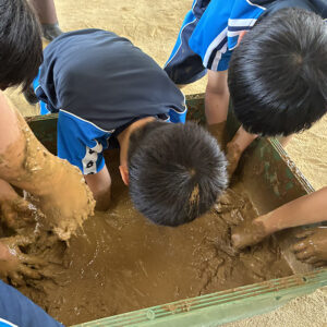 片山学園初等科にて「富富富」をPRしました